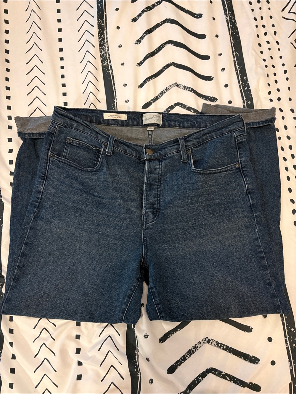 Universal Thread Mid Rise 80’s slim